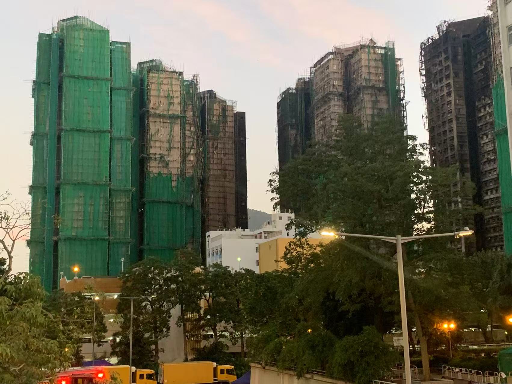 【港商觀察】關(guān)於宏福苑大火 馳援救災(zāi)的商界可以多走這一步