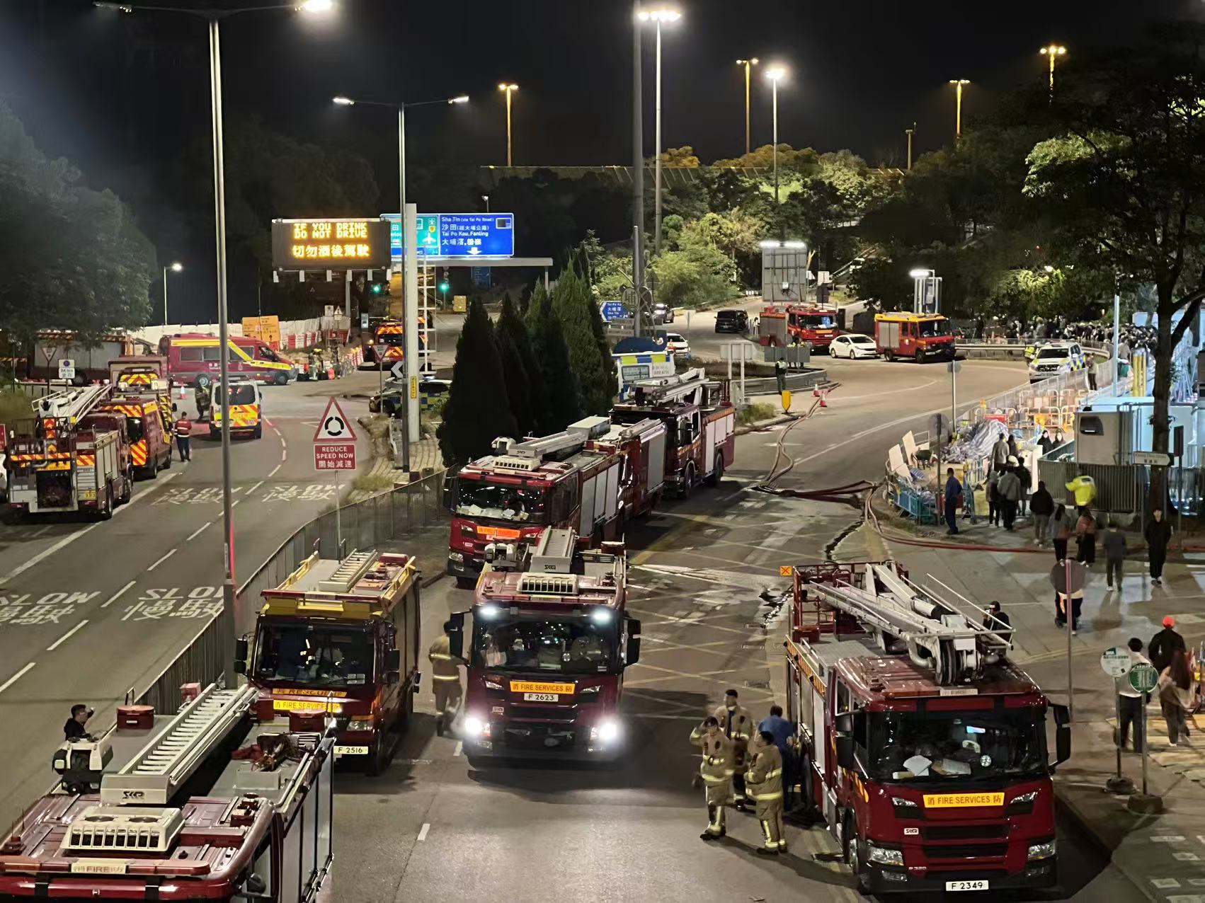 香港中西區(qū)各界協(xié)會(huì)與香港中西區(qū)關(guān)愛(ài)服務(wù)及社區(qū)發(fā)展基金捐贈(zèng)200萬(wàn)