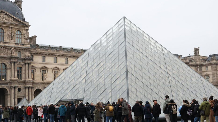 羅浮宮搶劫案第四名嫌疑人被臨時(shí)收監(jiān)