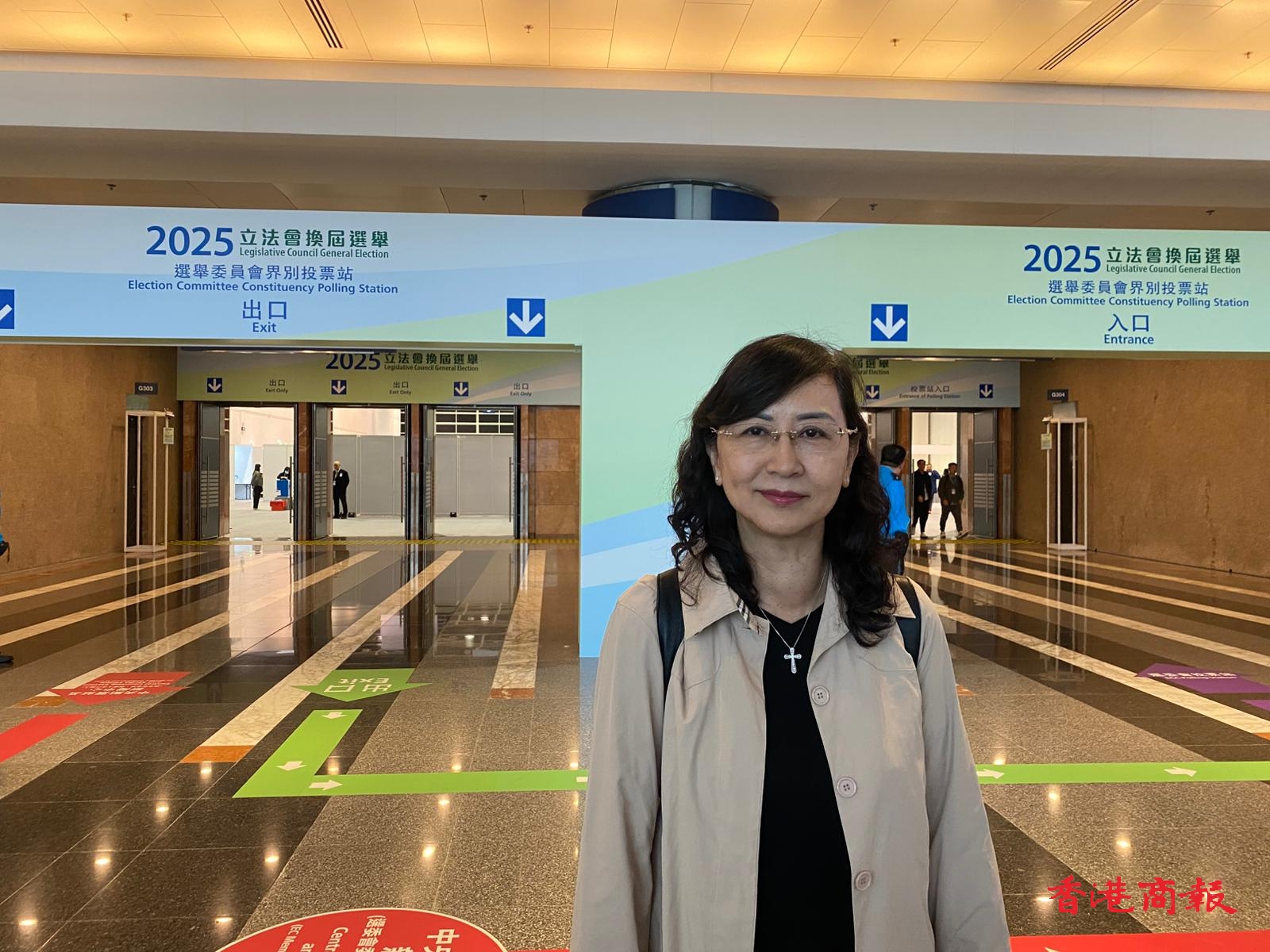 立法會選舉 | 梁淑儀：投票是公民責任 希望候選人關(guān)注教育界 