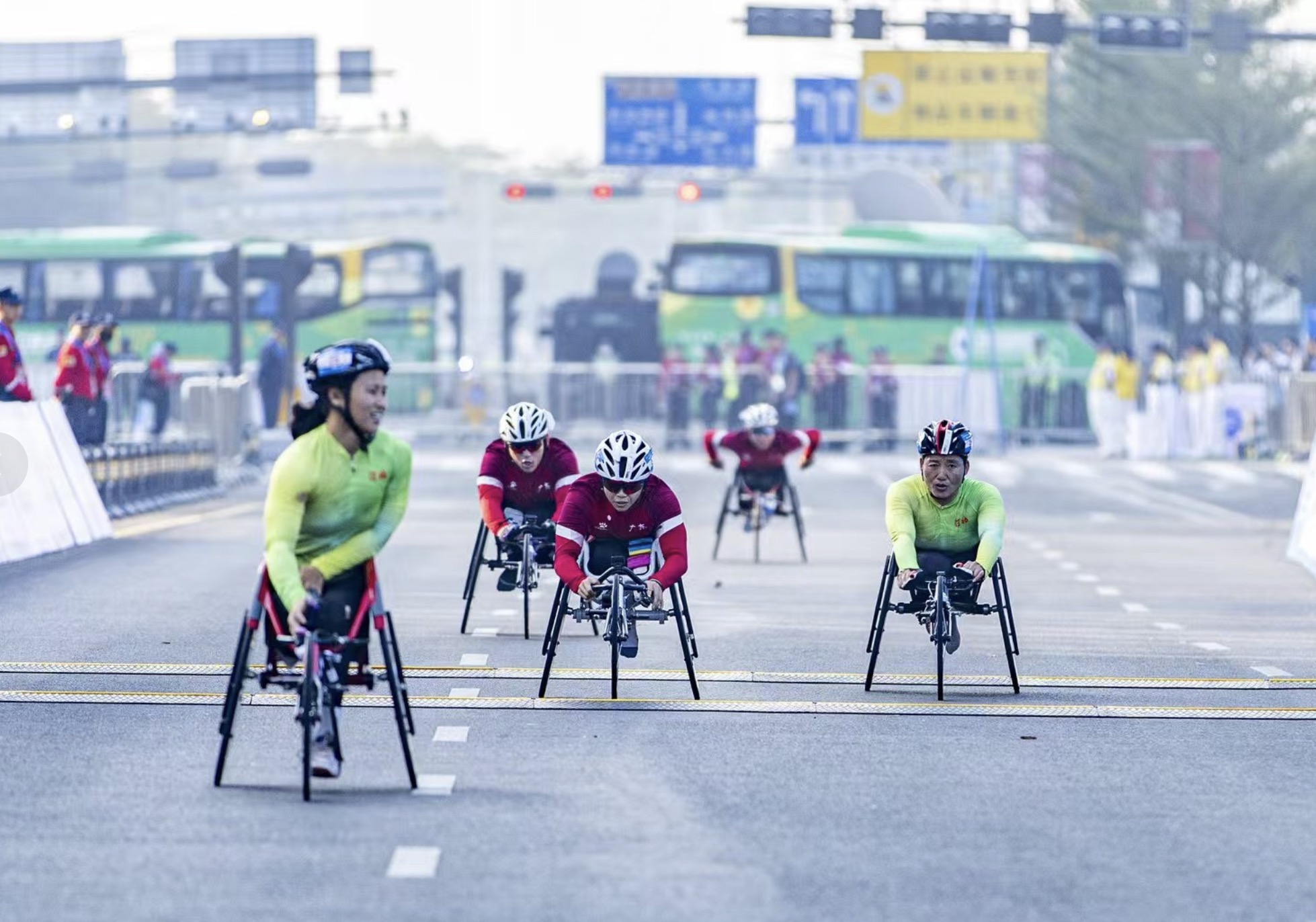 「雙馬」齊驅(qū)耀鵬城 山海賽道見證自強(qiáng)與融合