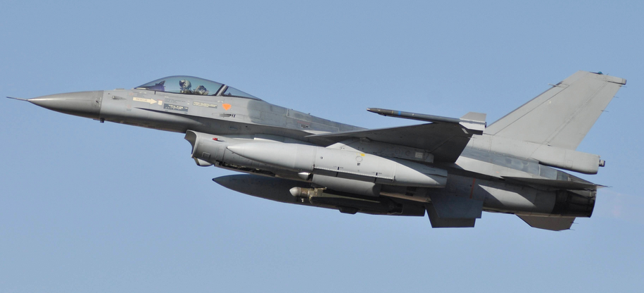 泰軍方派出F-16戰(zhàn)機空襲柬軍事基地 