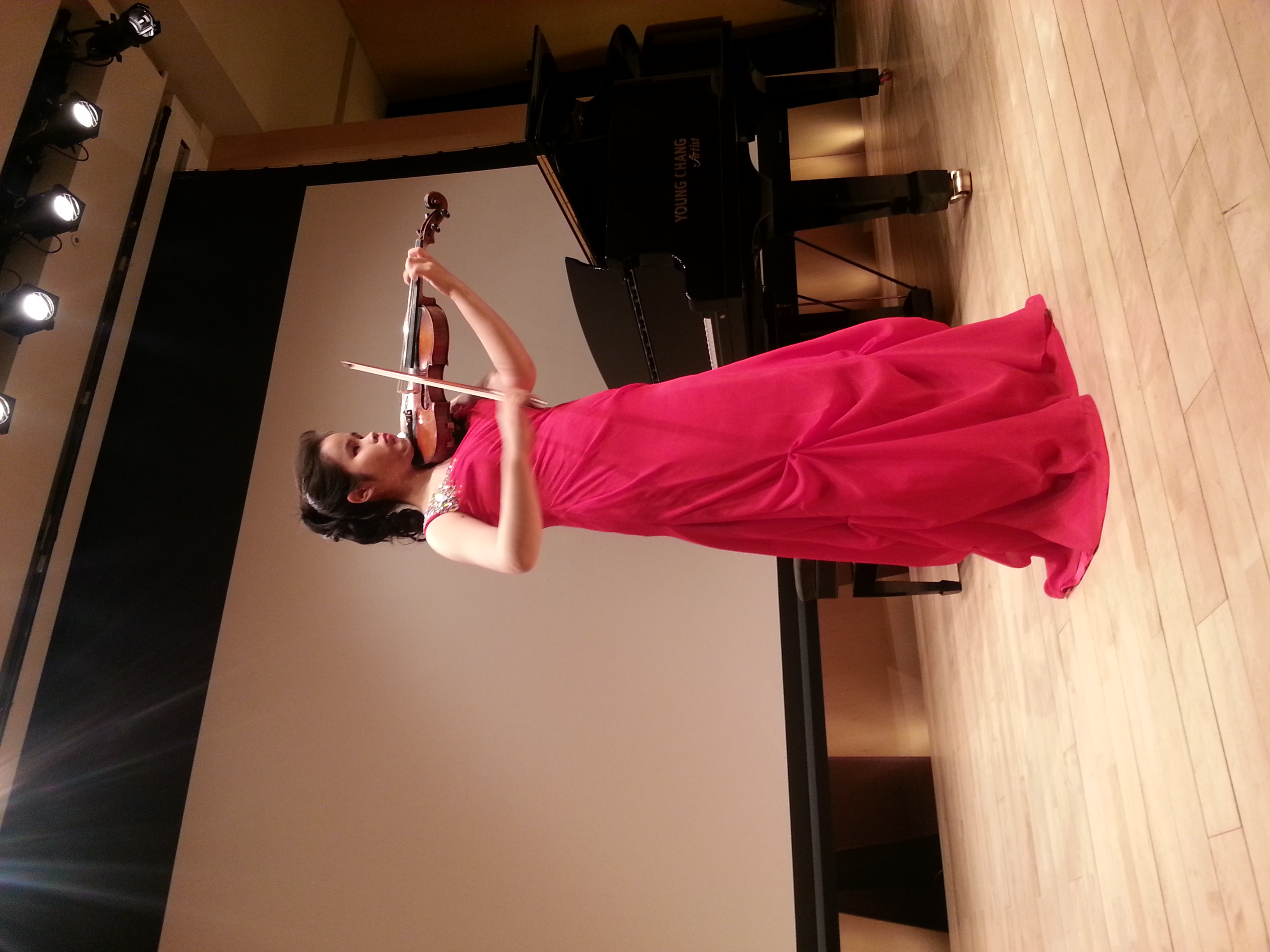 Violinist KIM Jisun_03.jpg