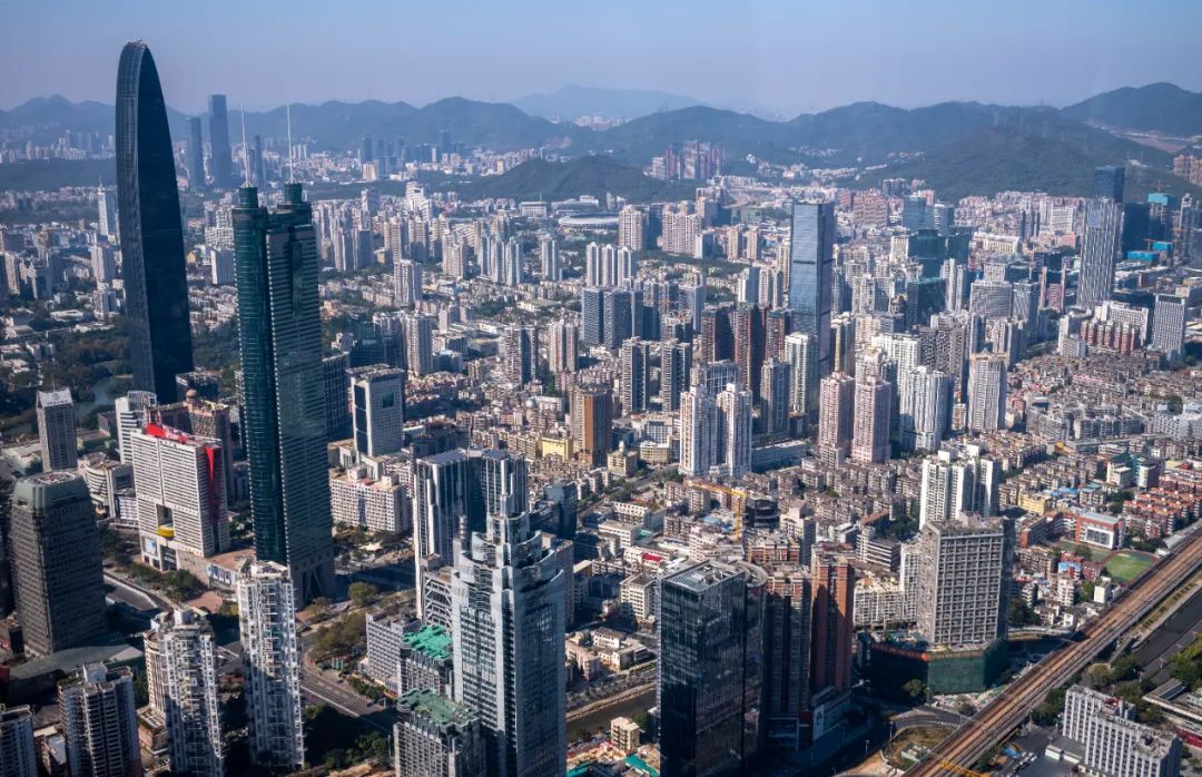 航拍羅湖區(qū)。深圳特區(qū)報(bào)記者 賴?yán)?攝.jpg