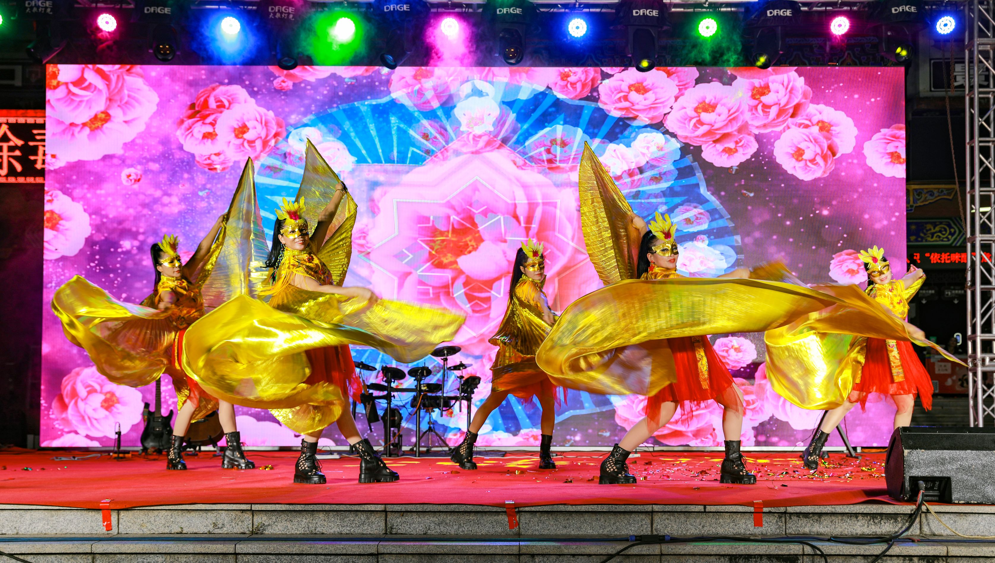 2.開場舞《金翅》(容縣融媒體中心 供圖).jpg