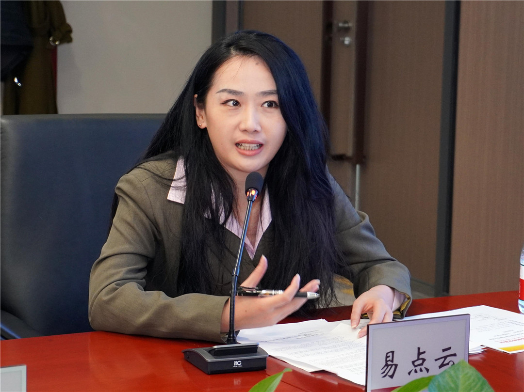 圖7：易點雲(yún)集團(tuán)CMO楊珊珊發(fā)言.jpg