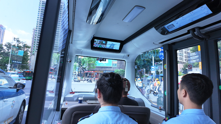 3、羅湖無人駕駛小巴內(nèi)景.jpg