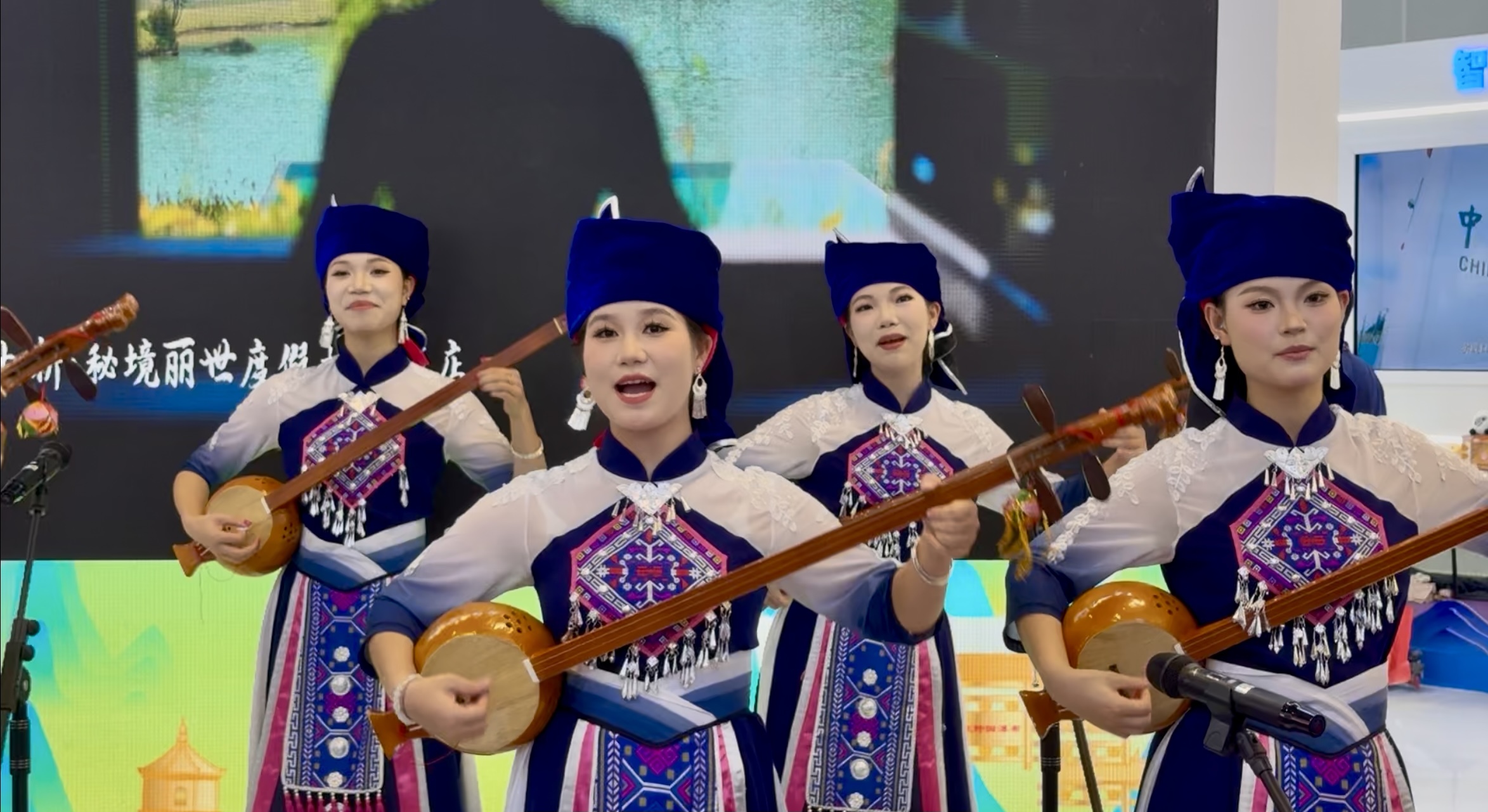 2、天琴?gòu)棾?jpg